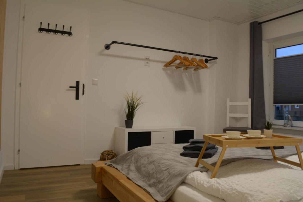Privatzimmer Im Einfamilienhaus Emden Exterior foto