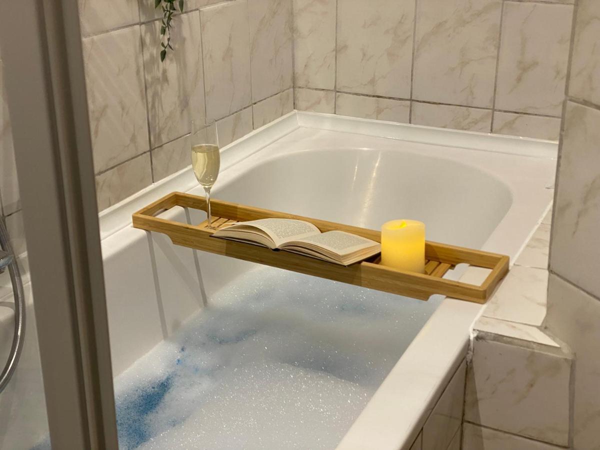 Privatzimmer Im Einfamilienhaus Emden Exterior foto