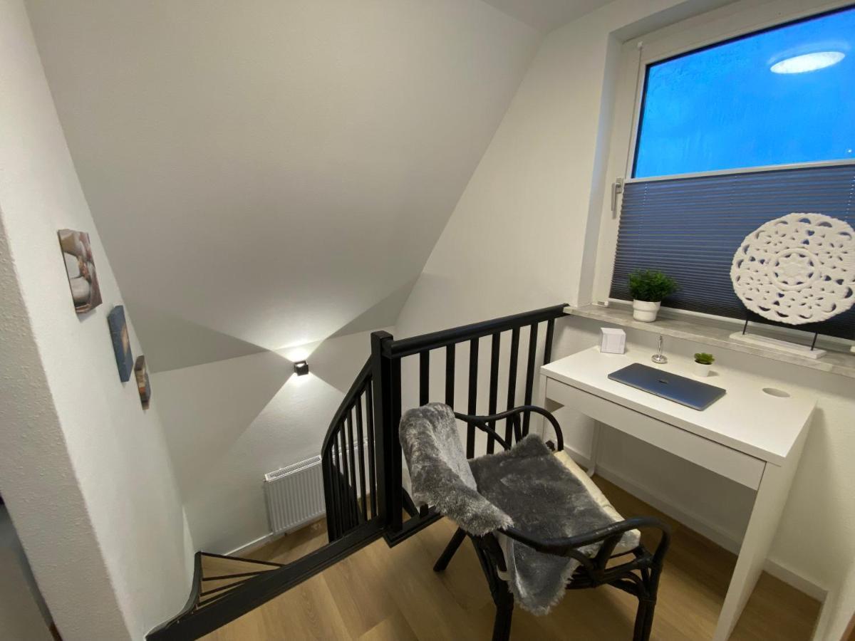 Privatzimmer Im Einfamilienhaus Emden Exterior foto